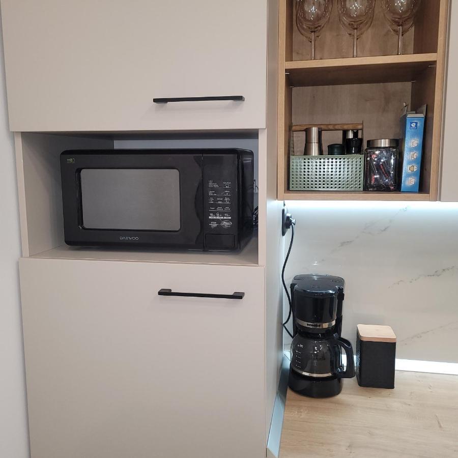 B8 - Spacious, Charming Apartment In Central シビウ エクステリア 写真